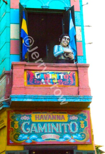 In Caminito, faux people hang out on balconies